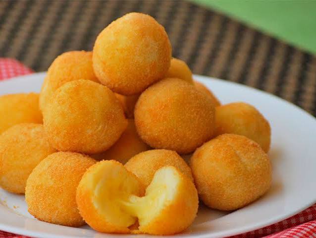 Porção de Bolinhas de queijo  - 12un